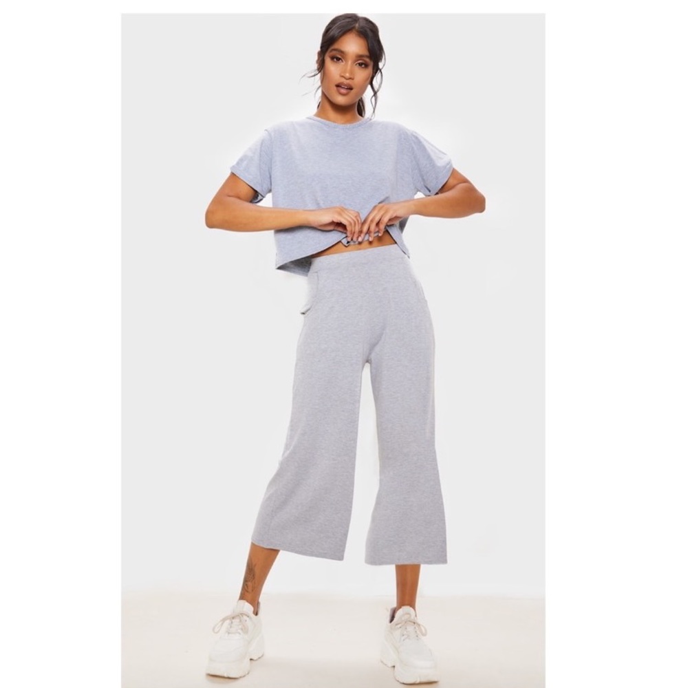 PRETTYLITTLETHING- Grey Culottes